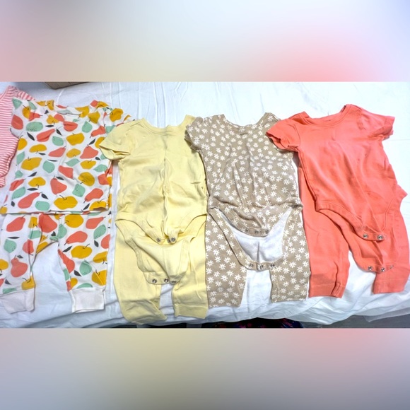 7 pairs of Old Navy Pajamas - Picture 3 of 3